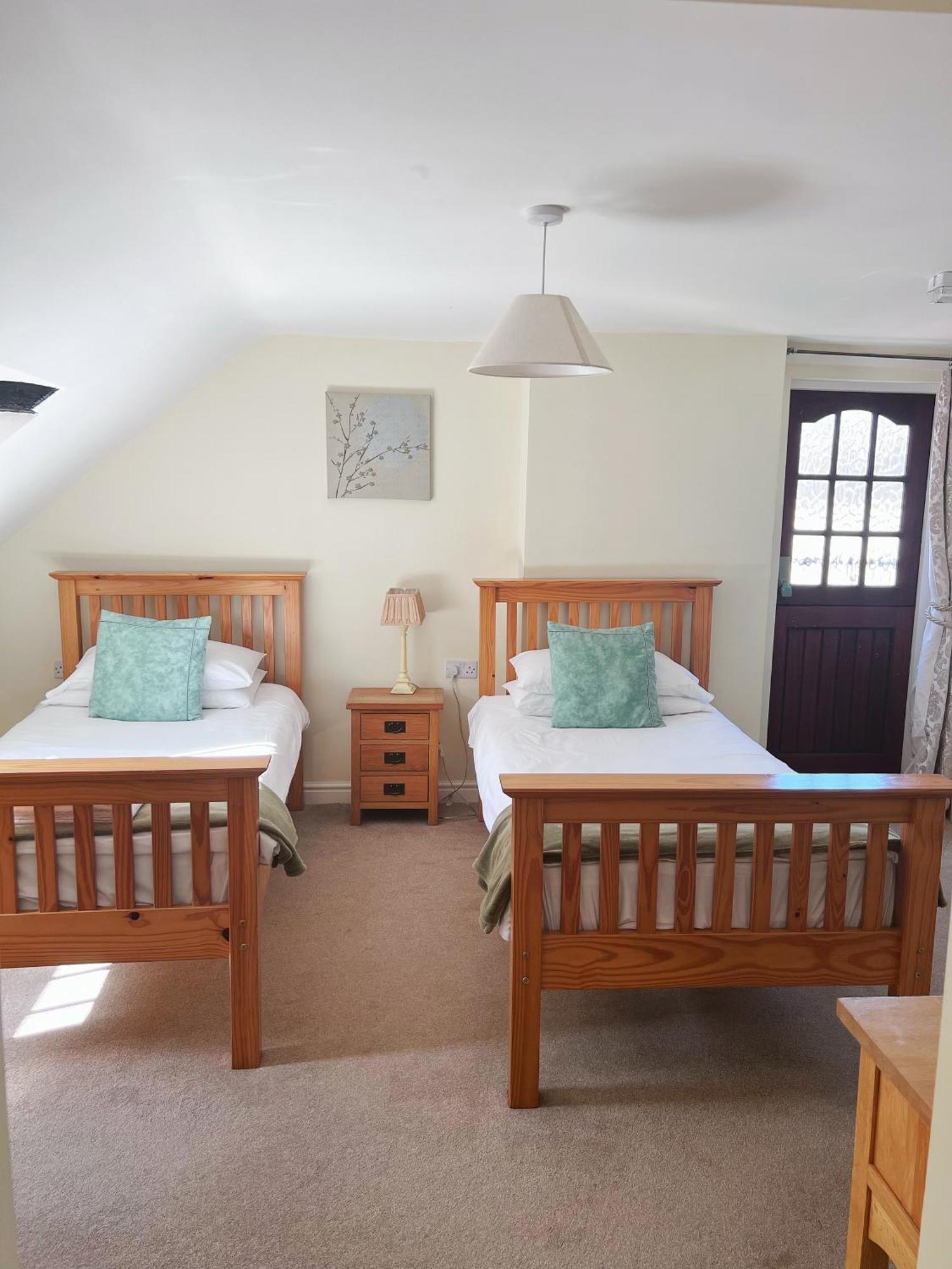 The Crown Hotel Corwen Esterno foto