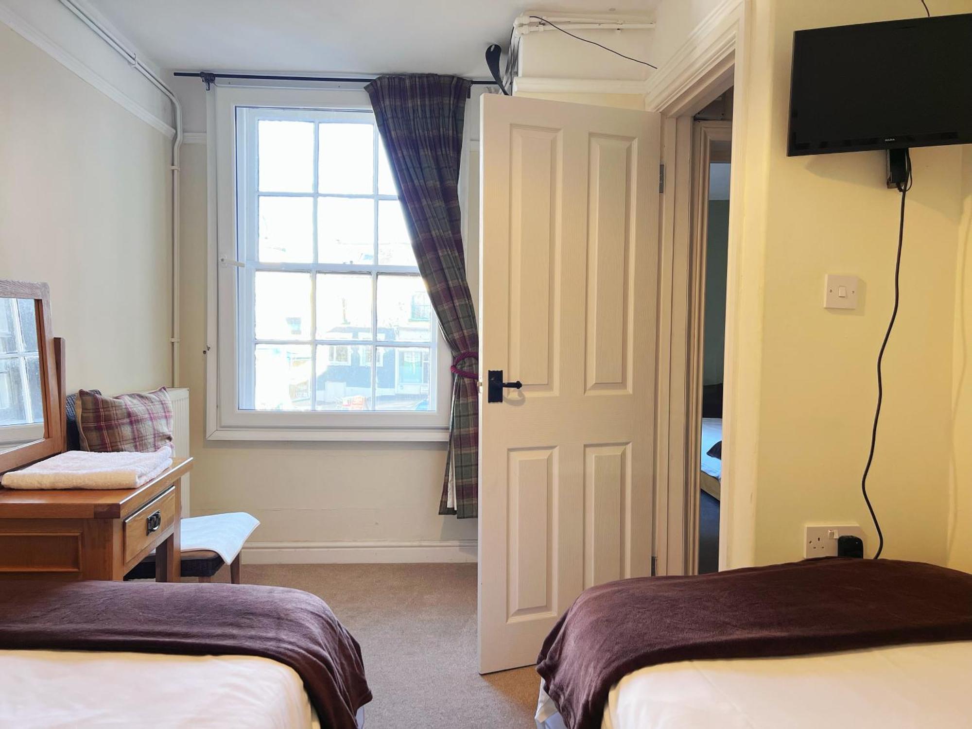 The Crown Hotel Corwen Esterno foto
