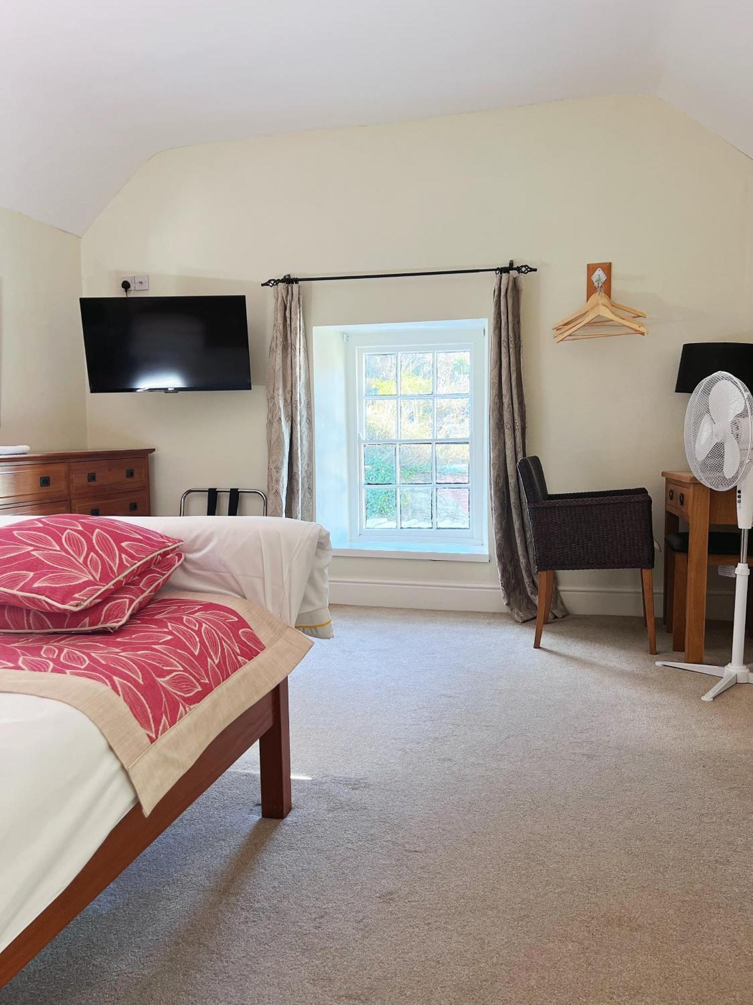 The Crown Hotel Corwen Esterno foto